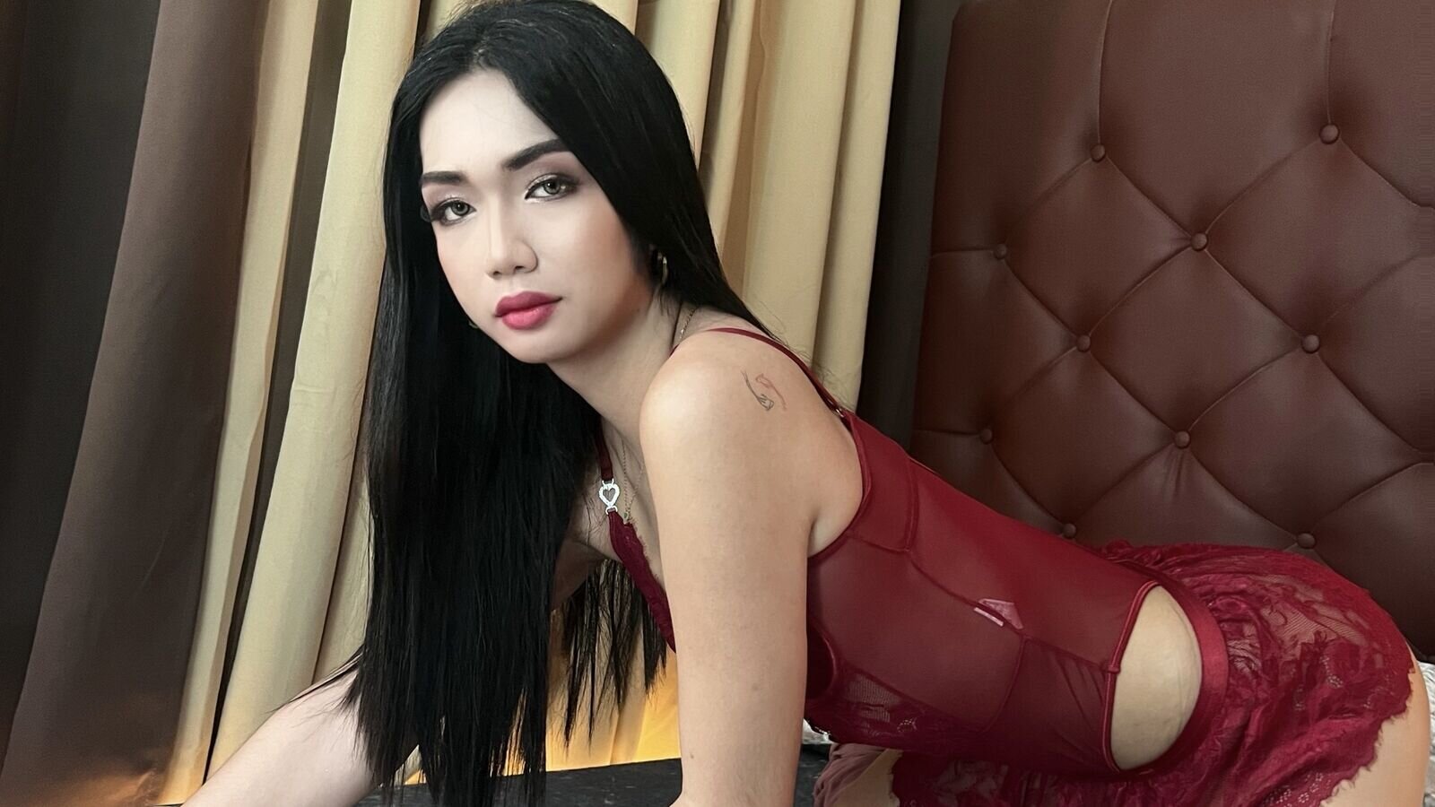 AliciaBalenciaga
