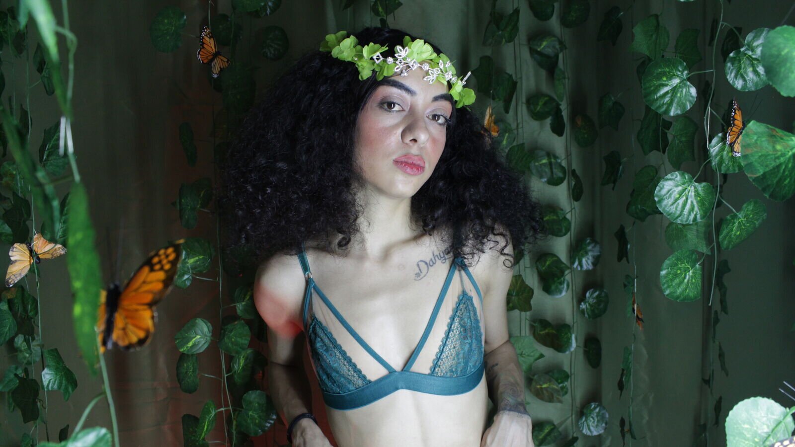 CurlyWeeds