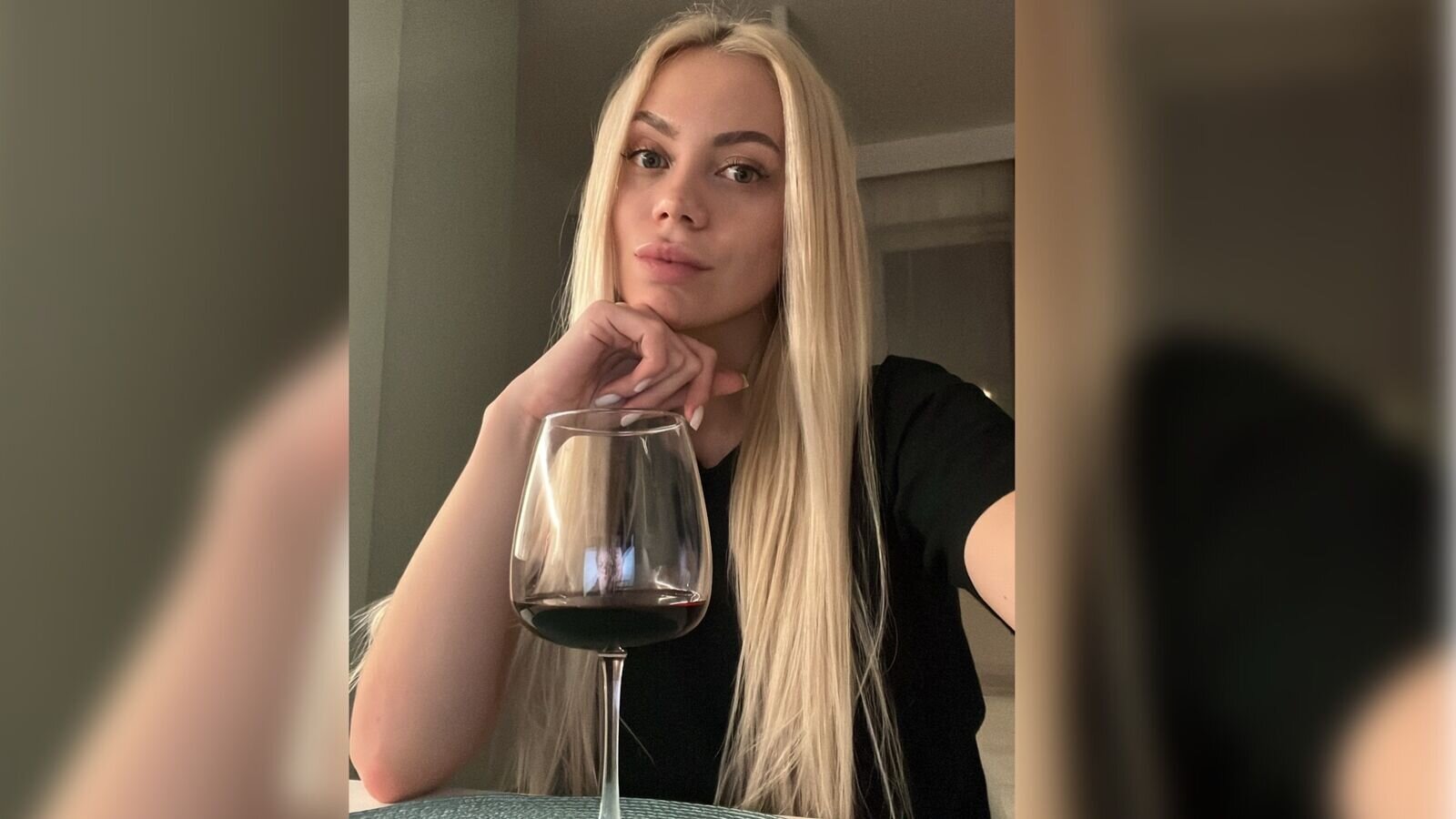 SecretDominika